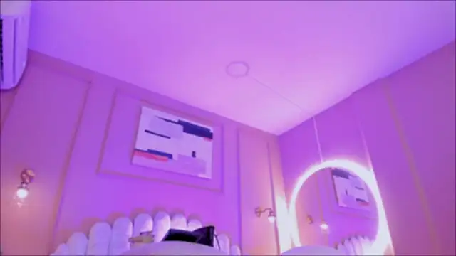 lia ass  online show from 11/22/25, 10:47