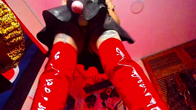 Snapshot of DominatrixBlue chatting on 01/16/25, 12:01 DominatrixBlue online show from 01/16/25, 12:01