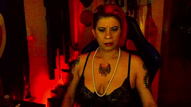 Snapshot of DominatrixBlue chatting on 01/29/25, 03:04 DominatrixBlue online show from 01/29/25, 03:04