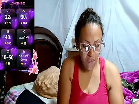 Snapshot of viasne chatting on 06/15/26, 04:28 viasne online show from 06/15/26, 04:28