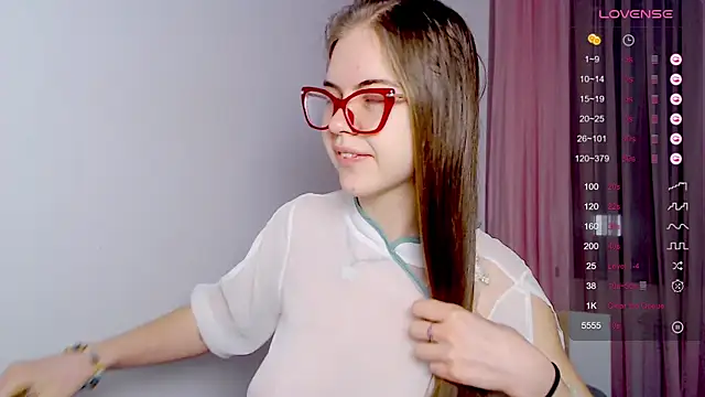 Sarah HS online show from 02/06/26, 02:24