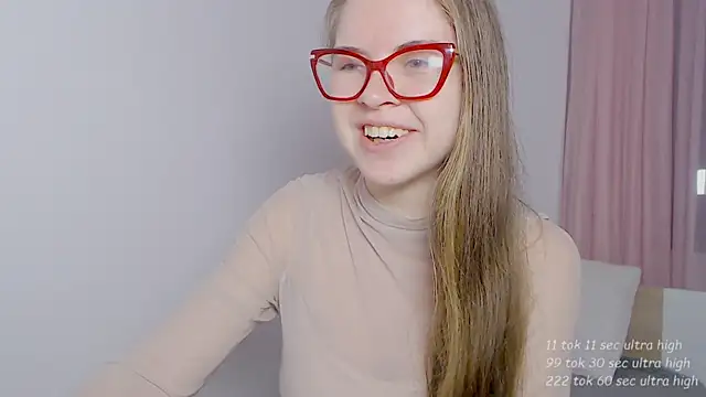 Snapshot of Sarah_HS chatting on 04/29/26, 05:30 Sarah HS online show from 04/29/26, 05:30