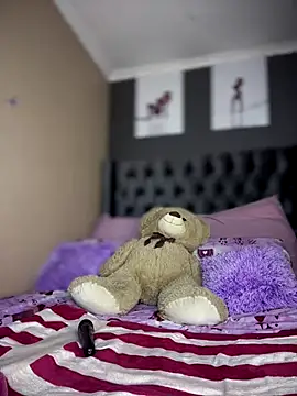 Candy-Heart online show from 12/21/25, 11:45