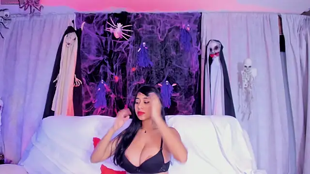 Snapshot of AriSweet chatting on 10/23/25, 12:59 AriSweet online show from 10/23/25, 12:59