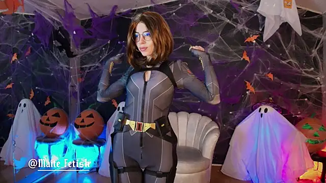 Snapshot of MyMayte chatting on 10/30/25, 01:42 MyMayte online show from 10/30/25, 01:42