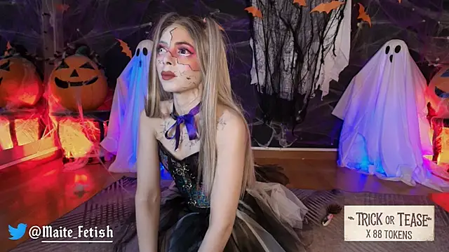 Snapshot of MyMayte chatting on 11/01/25, 12:43 MyMayte online show from 11/01/25, 12:43