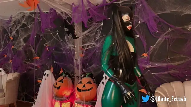 Snapshot of MyMayte chatting on 11/02/25, 12:10 MyMayte online show from 11/02/25, 12:10