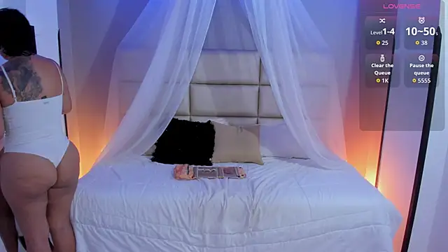 Snapshot of kristen_kassi chatting on 11/20/25, 09:04 kristen kassi online show from 11/20/25, 09:04