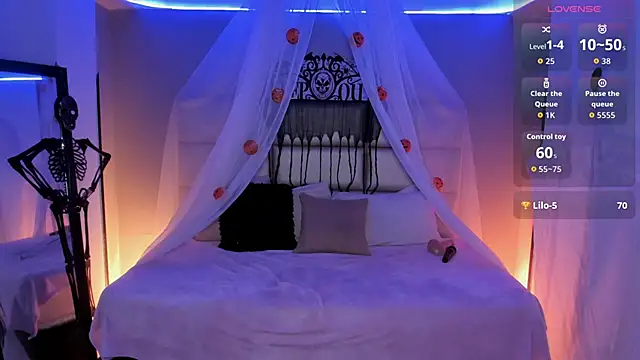 Snapshot of kristen_kassi chatting on 10/28/25, 09:25 kristen kassi online show from 10/28/25, 09:25