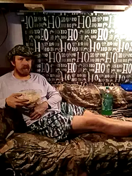 Snapshot of hothippie420 chatting on 01/04/25, 05:05 hothippie420 online show from 01/04/25, 05:05