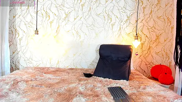 Snapshot of NATALIE_PARKERR chatting on 11/07/25, 12:21 NATALIE PARKERR online show from 11/07/25, 12:21