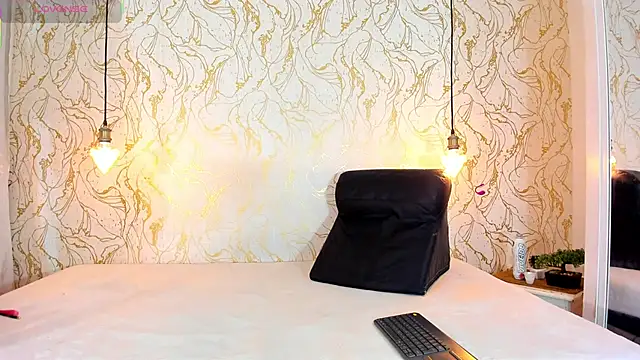 Snapshot of NATALIE_PARKERR chatting on 11/26/25, 12:49 NATALIE PARKERR online show from 11/26/25, 12:49