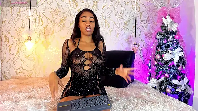 Snapshot of NATALIE_PARKERR chatting on 12/04/25, 12:37 NATALIE PARKERR online show from 12/04/25, 12:37