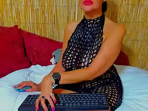 Snapshot of shannon4u chatting on 06/14/26, 02:24 shannon4u online show from 06/14/26, 02:24