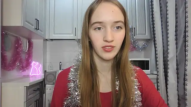 leslie my lovee online show from 12/22/24, 10:58
