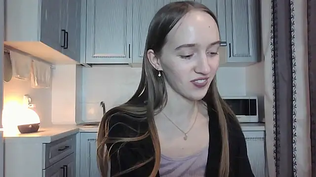 leslie my lovee online show from 03/15/25, 08:43