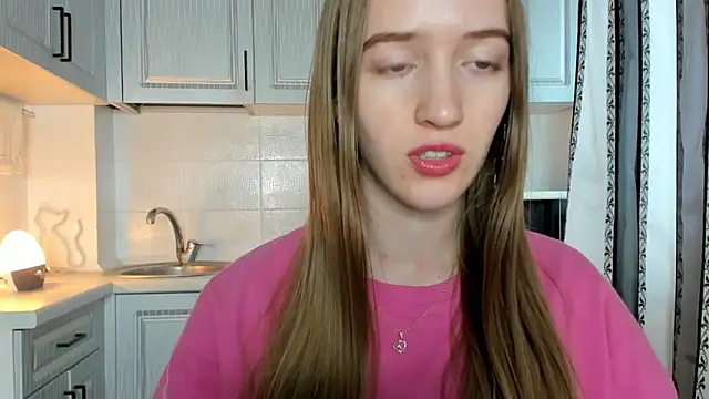 leslie my lovee online show from 11/12/25, 10:08