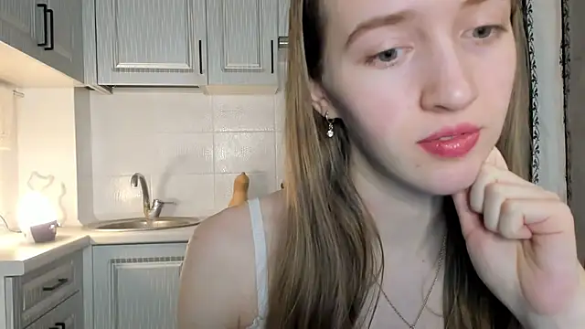 leslie my lovee online show from 12/15/25, 05:13