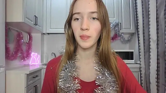 leslie my lovee online show from 12/24/24, 03:16