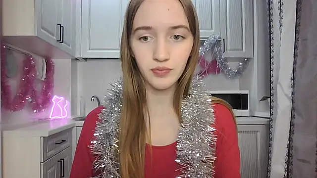 leslie my lovee online show from 12/23/24, 08:25