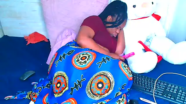 Snapshot of chocolete_candy chatting on 11/17/25, 04:27 chocolete candy online show from 11/17/25, 04:27