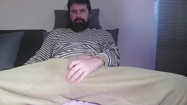 Snapshot of DickStaza chatting on 12/19/25, 07:11 DickStaza online show from 12/19/25, 07:11