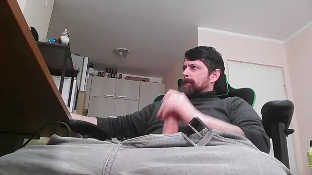 Snapshot of DickStaza chatting on 02/18/26, 02:13 DickStaza online show from 02/18/26, 02:13