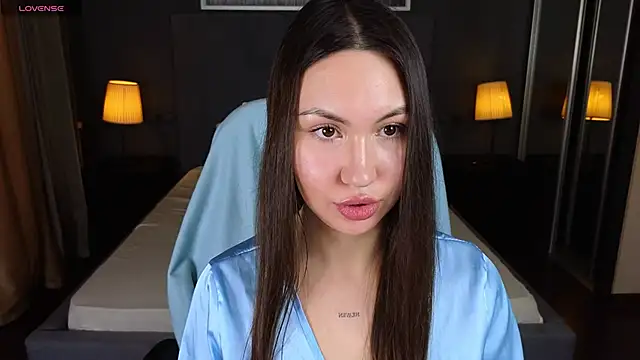 Snapshot of GIGI_BENNET chatting on 02/17/25, 08:30 GIGI BENNET online show from 02/17/25, 08:30