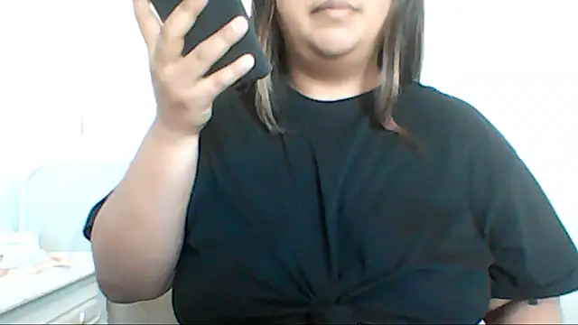 Snapshot of ArisaGonzalez chatting on 05/20/26, 12:02 ArisaGonzalez online show from 05/20/26, 12:02