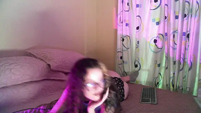 Snapshot of frikigyal chatting on 02/26/25, 02:19 frikigyal online show from 02/26/25, 02:19