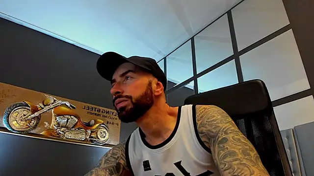 Snapshot of AronGrant chatting on 02/08/26, 09:51 AronGrant online show from 02/08/26, 09:51