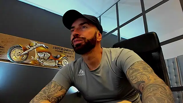 Snapshot of AronGrant chatting on 01/12/26, 10:22 AronGrant online show from 01/12/26, 10:22