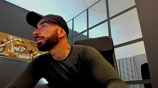 Snapshot of AronGrant chatting on 01/13/26, 10:19 AronGrant online show from 01/13/26, 10:19