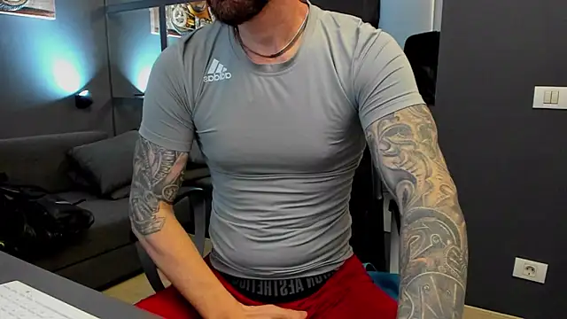 Snapshot of AronGrant chatting on 02/21/26, 10:06 AronGrant online show from 02/21/26, 10:06