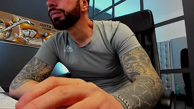 Snapshot of AronGrant chatting on 02/11/26, 10:37 AronGrant online show from 02/11/26, 10:37