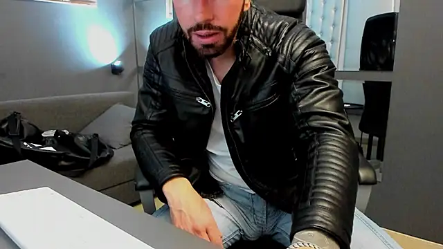 AronGrant online show from 10/07/25, 08:48