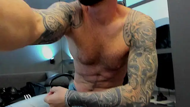 Snapshot of AronGrant chatting on 01/15/26, 11:46 AronGrant online show from 01/15/26, 11:46