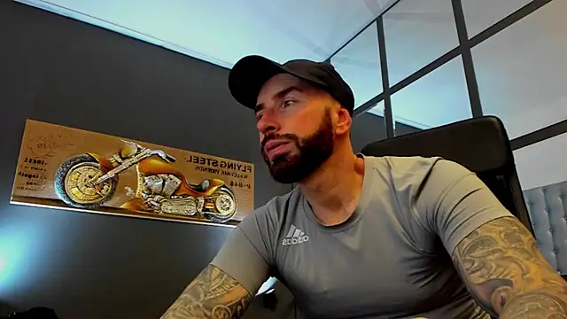 Snapshot of AronGrant chatting on 01/18/26, 10:29 AronGrant online show from 01/18/26, 10:29