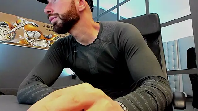 Snapshot of AronGrant chatting on 02/18/26, 10:22 AronGrant online show from 02/18/26, 10:22