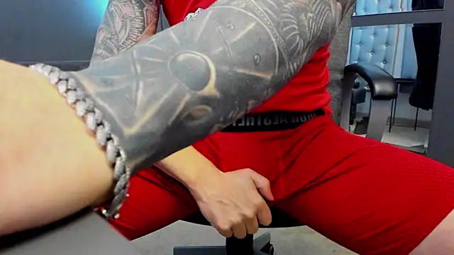 Snapshot of AronGrant chatting on 01/09/26, 10:44 AronGrant online show from 01/09/26, 10:44