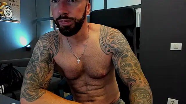 Snapshot of AronGrant chatting on 07/17/26, 08:33 AronGrant online show from 07/17/26, 08:33
