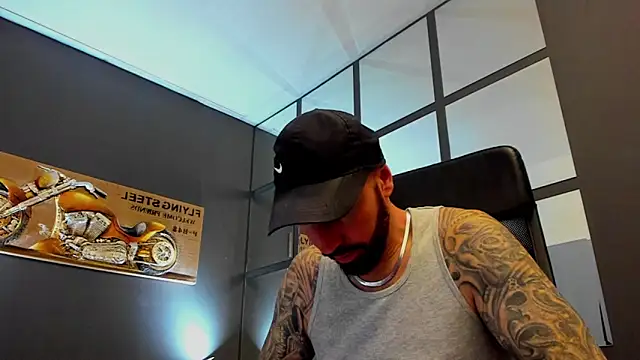 AronGrant online show from 12/04/25, 10:58