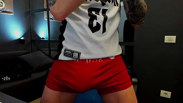 Snapshot of AronGrant chatting on 02/09/26, 10:46 AronGrant online show from 02/09/26, 10:46