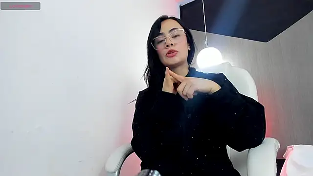 Snapshot of kate_evans1 chatting on 04/13/26, 11:14 kate evans1 online show from 04/13/26, 11:14