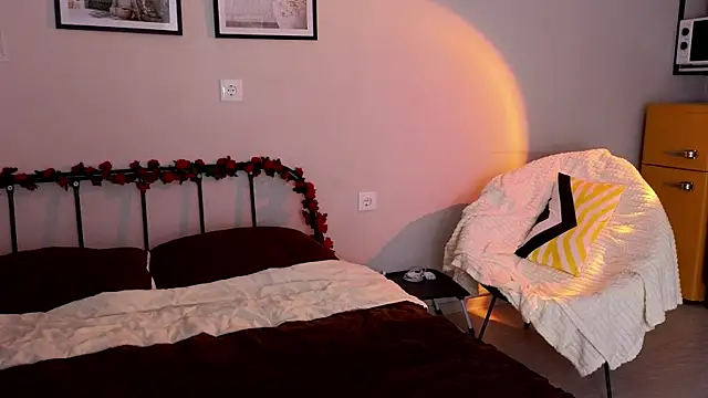 doll lol  online show from 04/09/26, 06:36