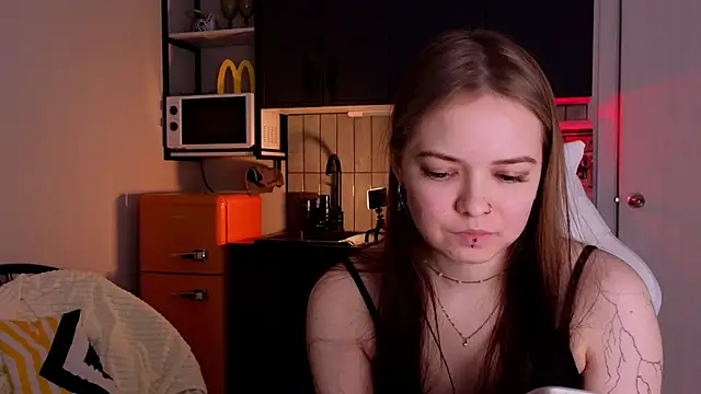 doll lol  online show from 12/03/25, 06:07