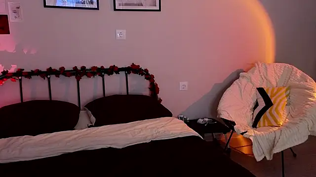 doll lol  online show from 04/13/26, 06:01