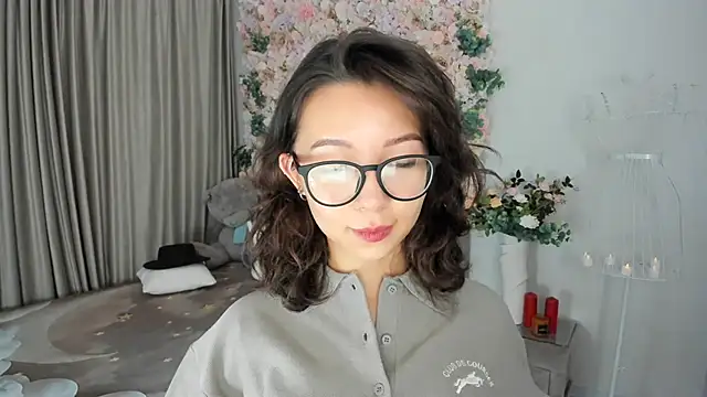 AgnieszkaBanana online show from 10/28/25, 01:06