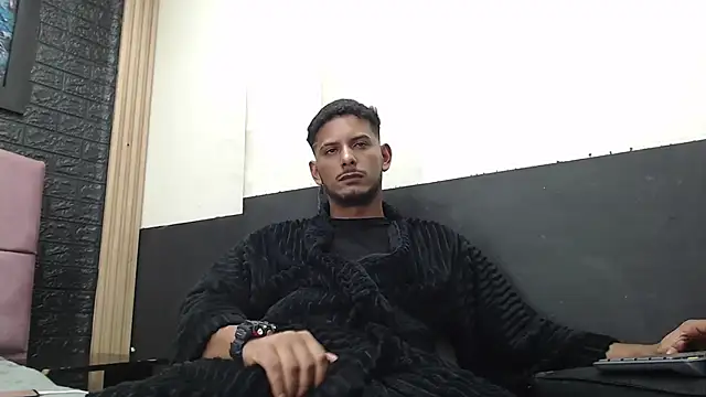 Snapshot of Chris_Dick23 chatting on 10/11/25, 04:02 Chris Dick23 online show from 10/11/25, 04:02