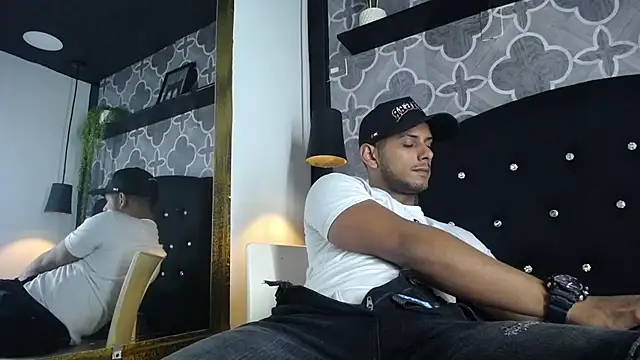 Snapshot of Chris_Dick23 chatting on 07/05/26, 03:55 Chris Dick23 online show from 07/05/26, 03:55